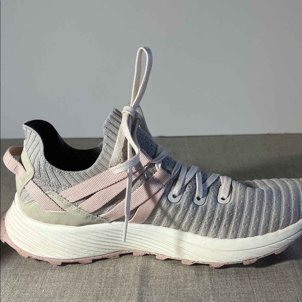 Women's Gray and Pink Merrill Vibram Sneakers 10W. SH150 - Picture 2 of 8